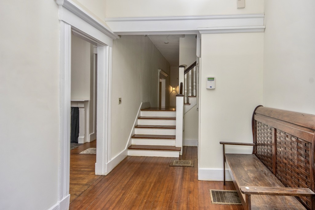 123 Mulberry Street Springfield, MA 01105 - Photo 9 of 40 Gallery Image 9