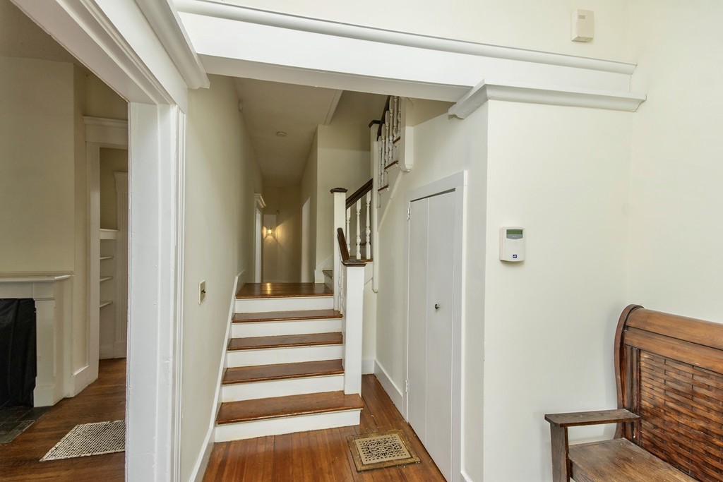123 Mulberry Street Springfield, MA 01105 - Photo 10 of 40 Gallery Image 10