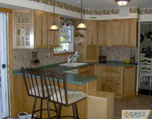 28 Higgins Road Old Bridge, NJ 08857 - Photo 6 of 8 Gallery Image 6