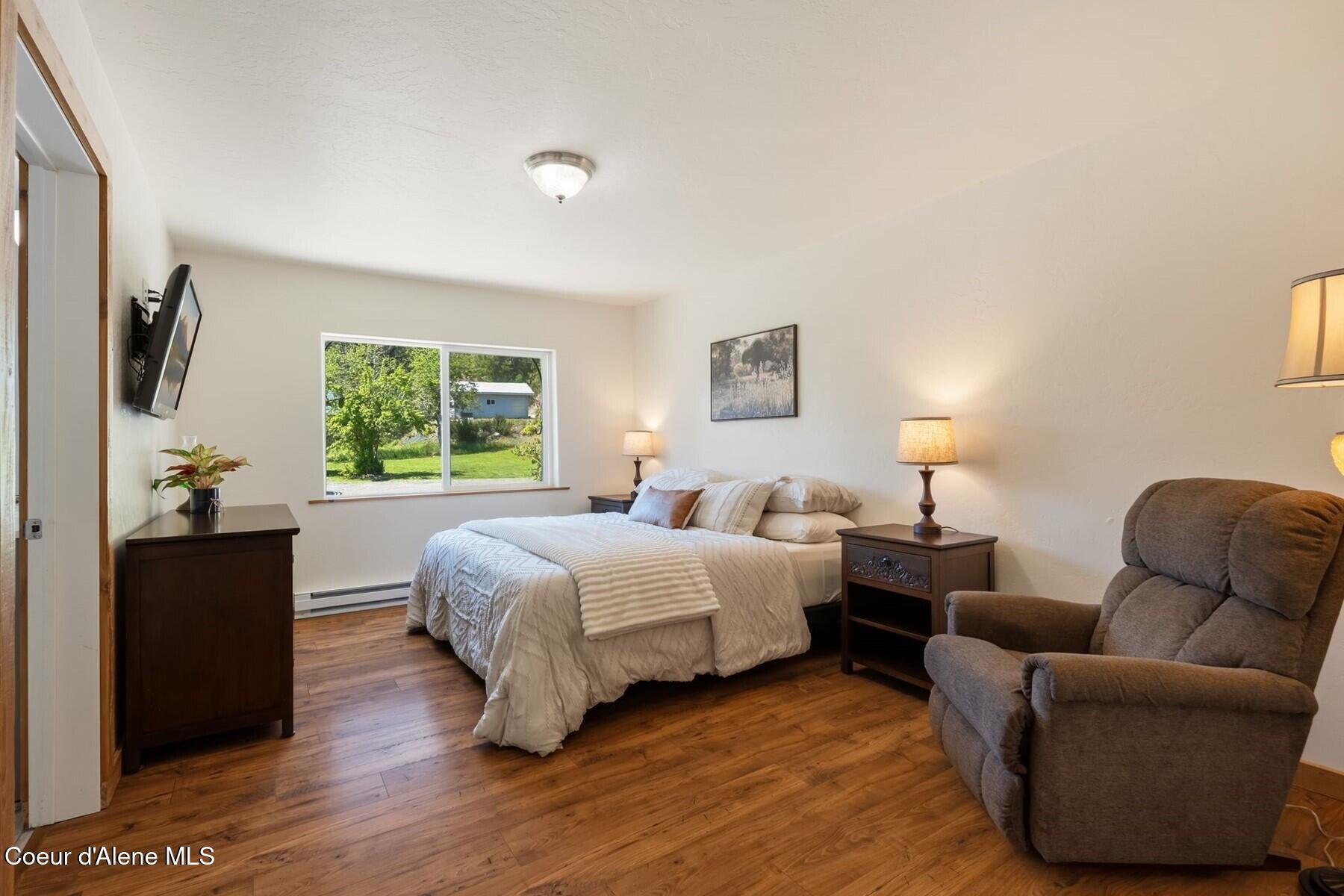 925 Lower Pack River Road Sandpoint, ID 83864 - Photo 17 of 48 Primary with ensuite