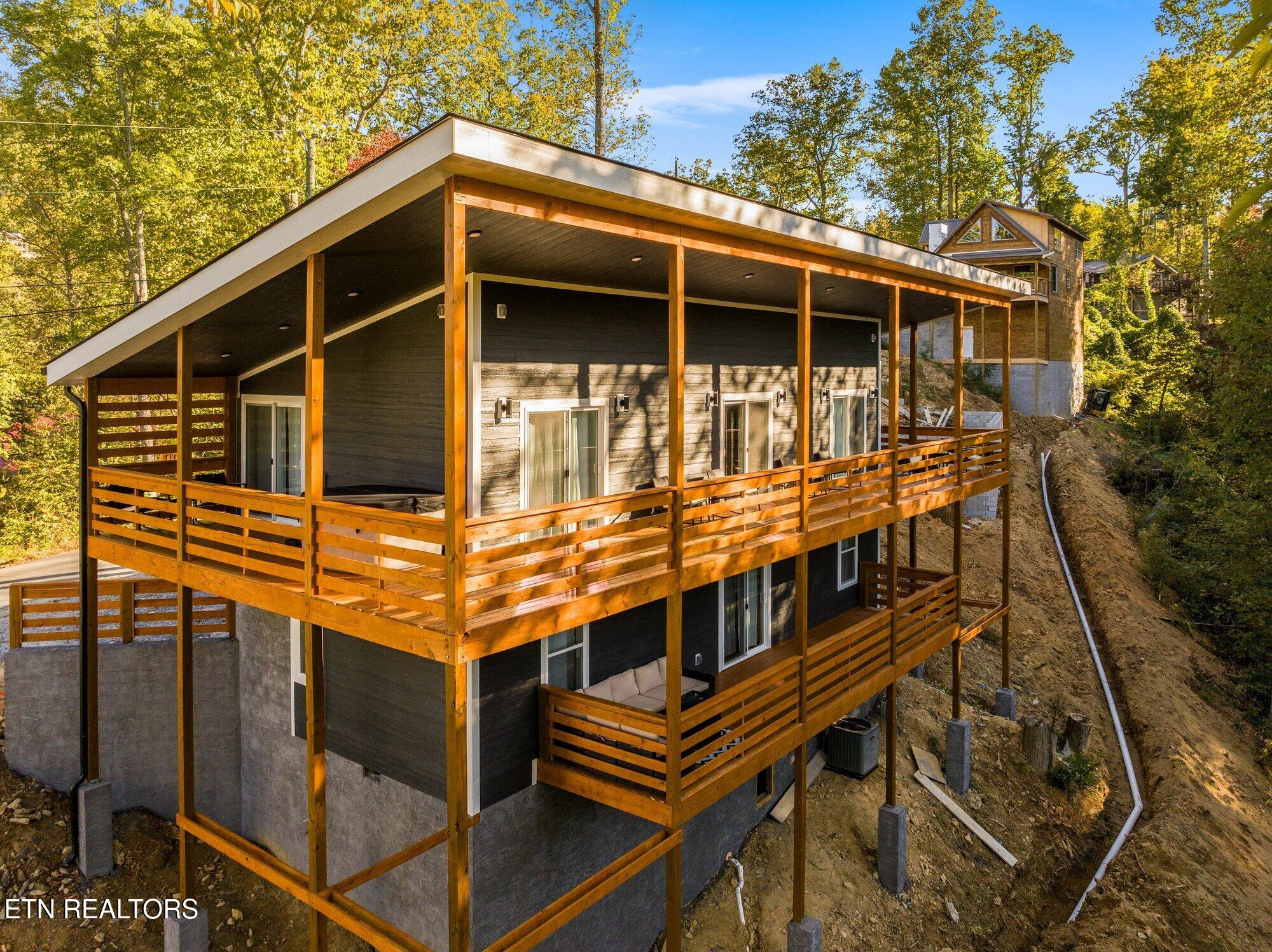 458 Loop Road Gatlinburg, TN 37738 - Photo 2 of 31 458-Loop-Rd-Gatlinburg-TN-41