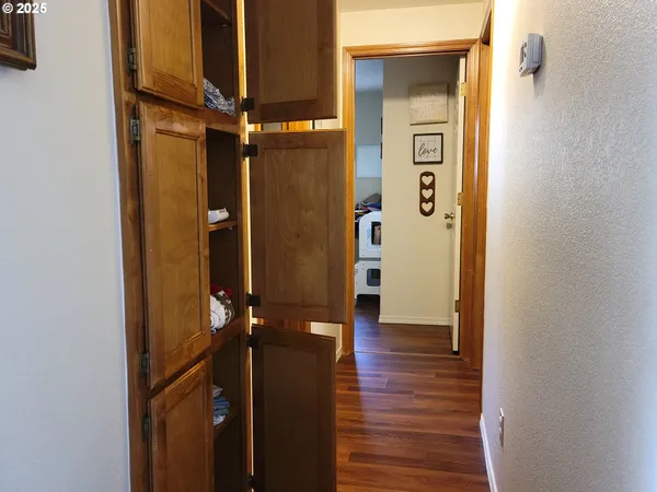 $375,000 | 1523 Northwest Thompson Way, Grants Pass, OR 97526