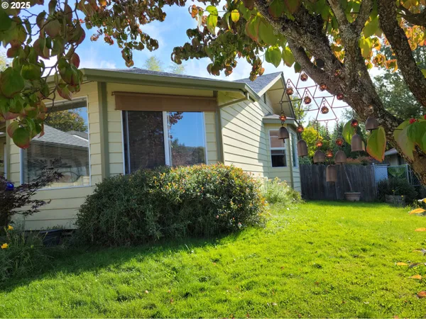 $375,000 | 1523 Northwest Thompson Way, Grants Pass, OR 97526