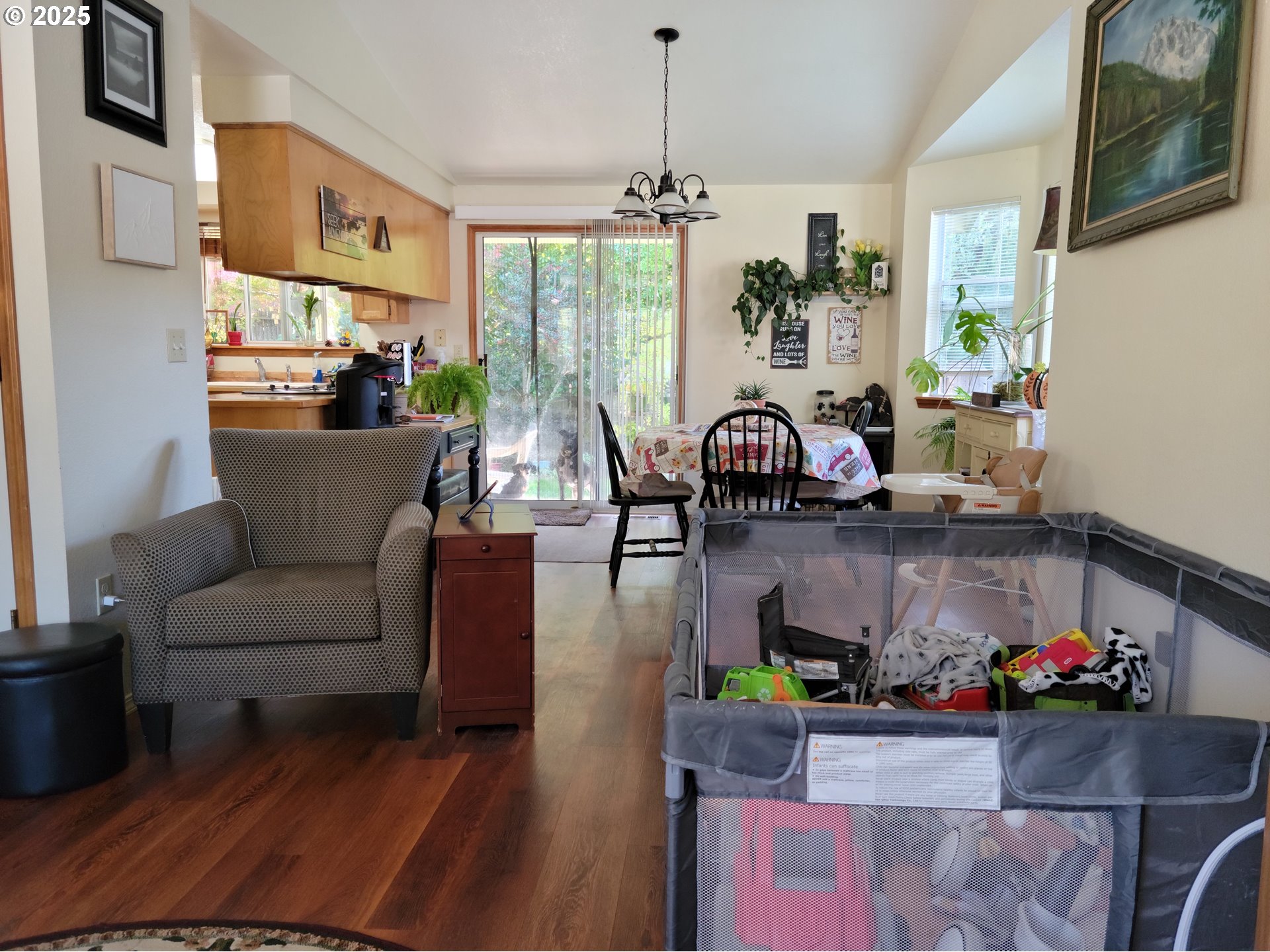 1523 Northwest Thompson Way Grants Pass, OR 97526 - Photo 6 of 39