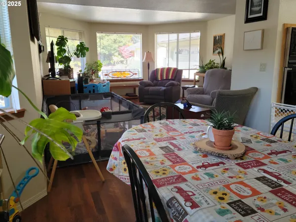 $375,000 | 1523 Northwest Thompson Way, Grants Pass, OR 97526