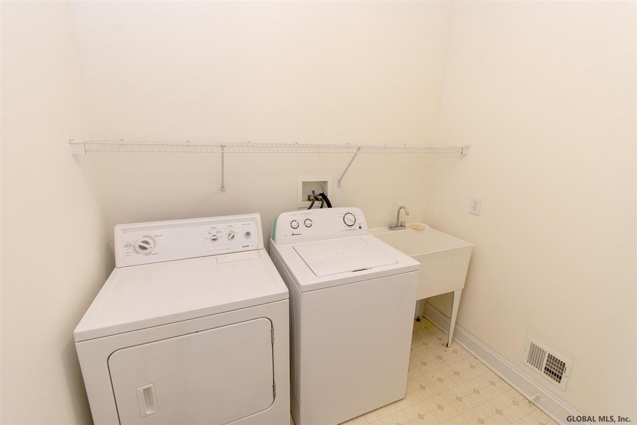 27 Dyke Road Colonie, NY 12110 - Photo 19 of 42 Photo 19