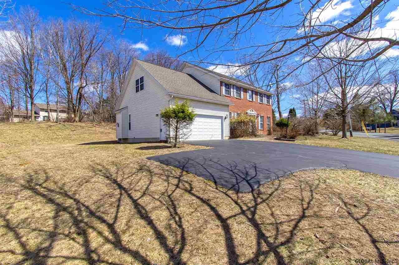 27 Dyke Road Colonie, NY 12110 - Photo 4 of 42 Photo 4