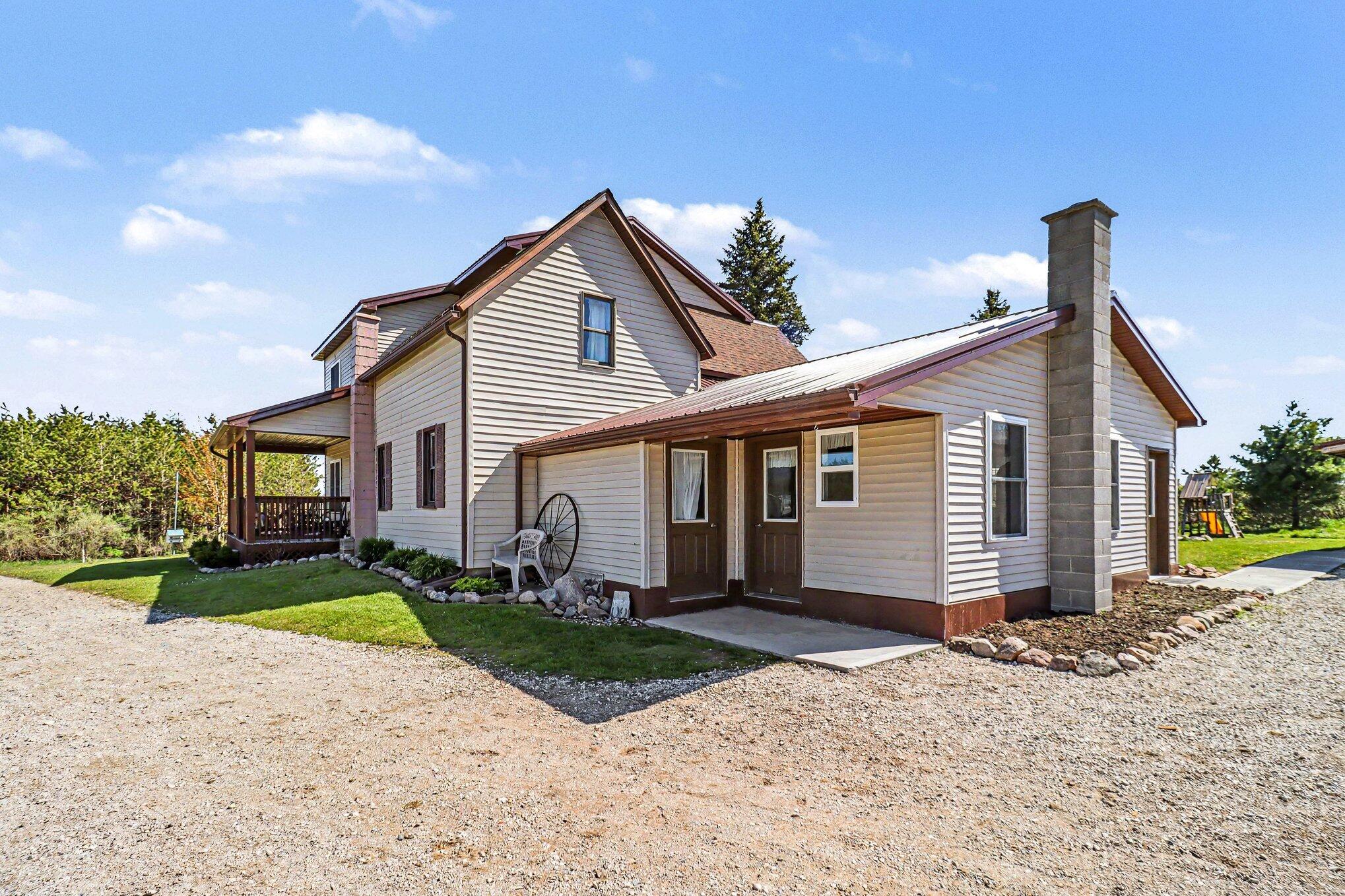 17463 Sunrise Lake Road Leroy, MI 49655 - Photo 4 of 62 004_file_8251