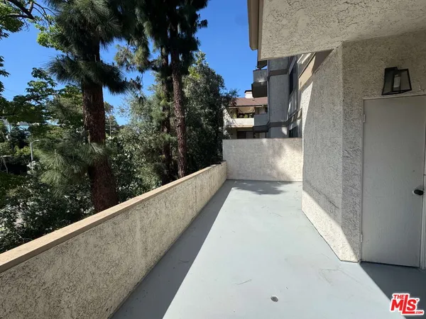 $2,800 | 3480 Barham Boulevard, Unit 109, Los Angeles, CA 90068