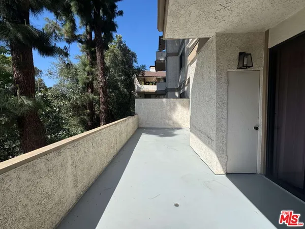 $2,800 | 3480 Barham Boulevard, Unit 109, Los Angeles, CA 90068