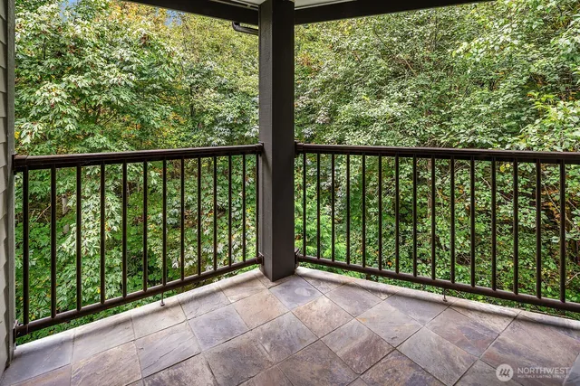 $700,000 | 18609 Southeast Newport Way, Unit 408, Issaquah, WA 98027