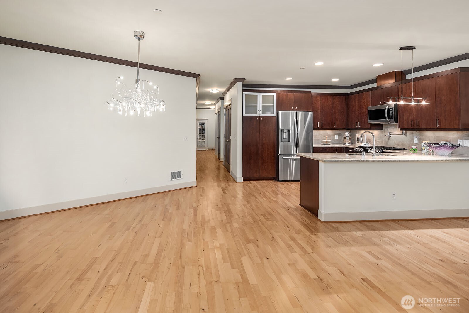 18609 Southeast Newport Way, Unit 408 Issaquah, WA 98027 - Photo 14 of 25