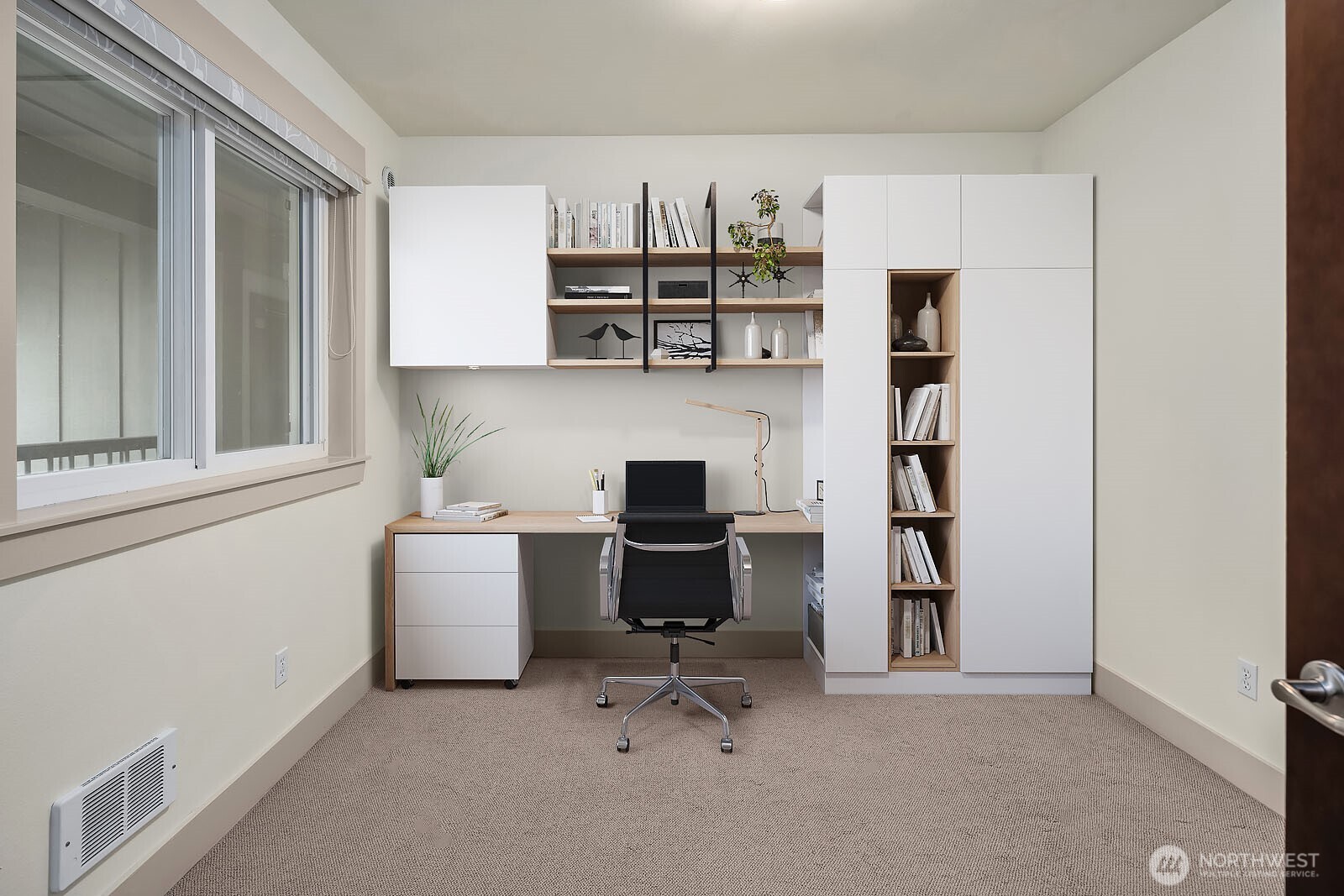 18609 Southeast Newport Way, Unit 408 Issaquah, WA 98027 - Photo 16 of 25