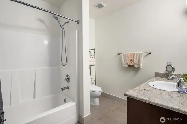 $700,000 | 18609 Southeast Newport Way, Unit 408, Issaquah, WA 98027