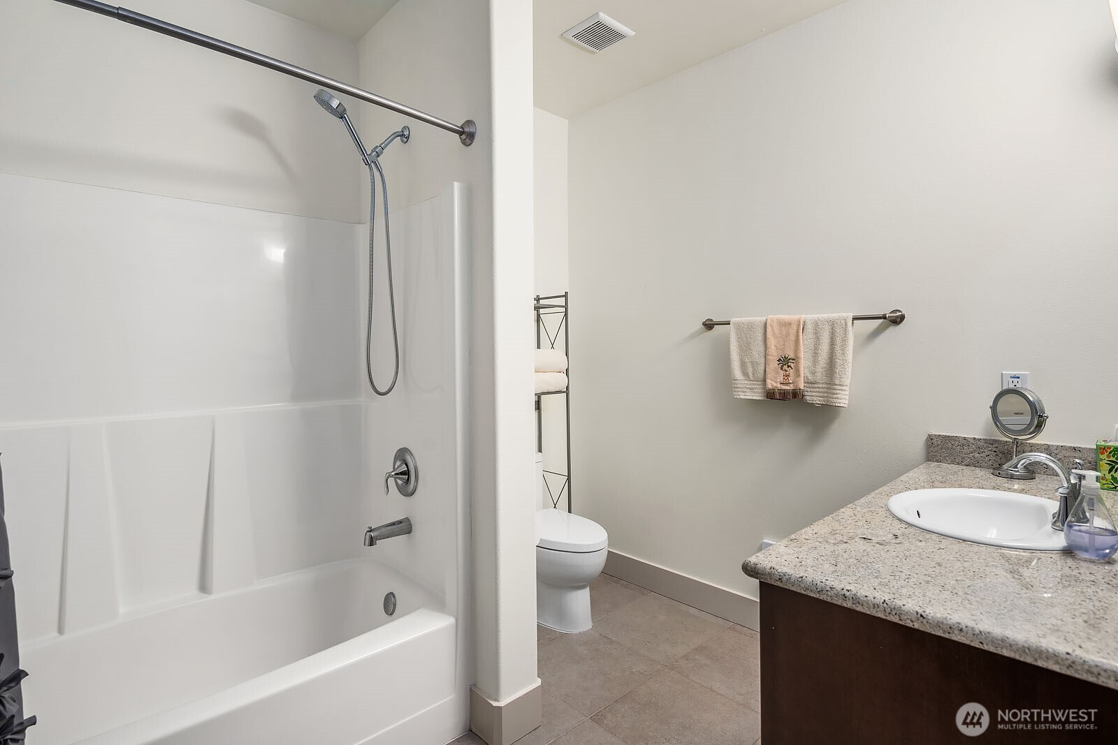 18609 Southeast Newport Way, Unit 408 Issaquah, WA 98027 - Photo 19 of 25