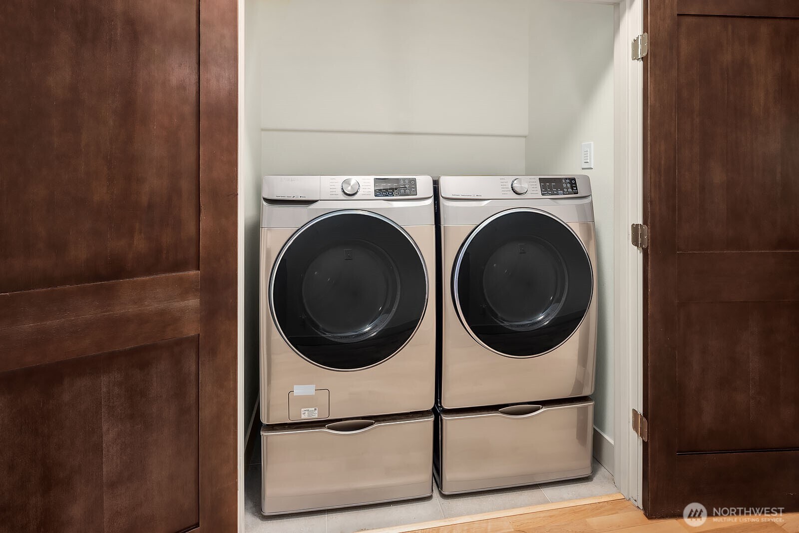 18609 Southeast Newport Way, Unit 408 Issaquah, WA 98027 - Photo 20 of 25