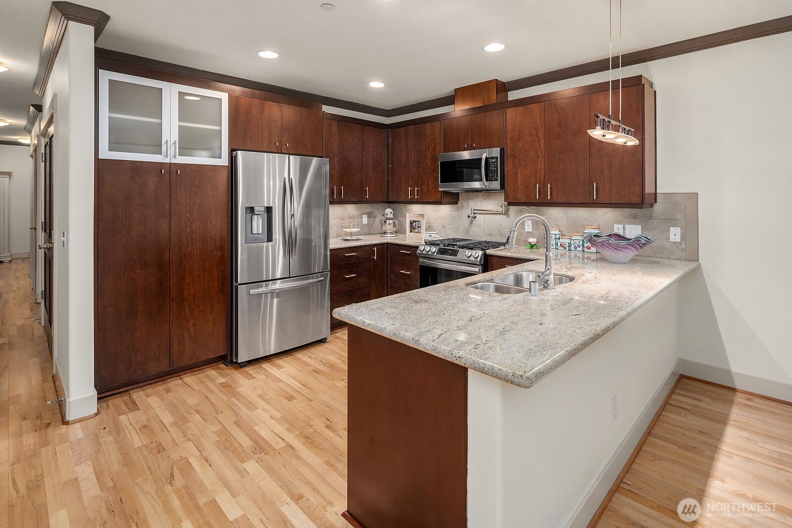 18609 Southeast Newport Way, Unit 408 Issaquah, WA 98027 - Photo 3 of 25