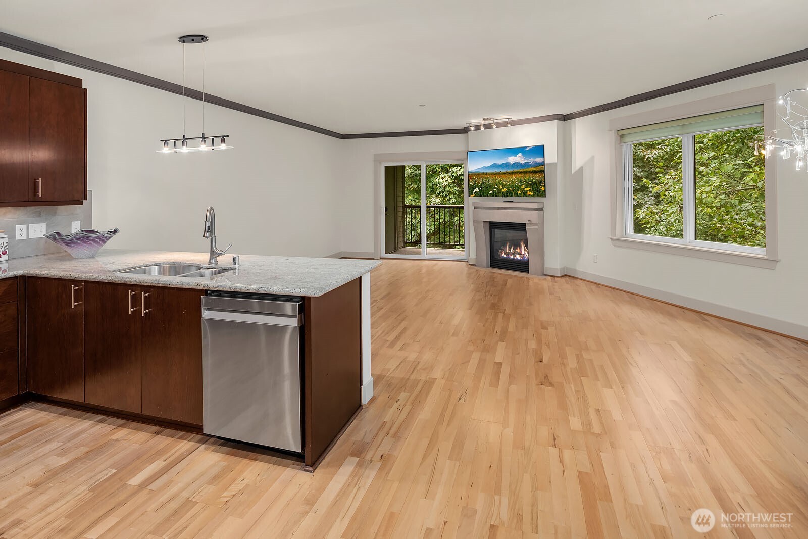 18609 Southeast Newport Way, Unit 408 Issaquah, WA 98027 - Photo 8 of 25