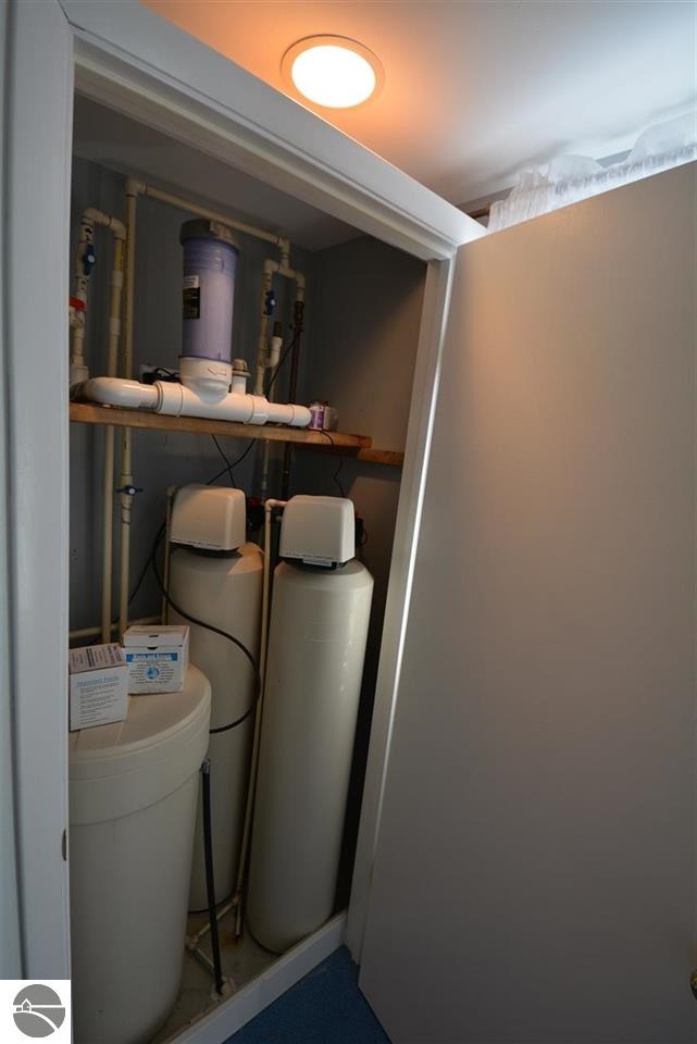 14230 Bluff Road Traverse City, MI 49686 - Photo 20 of 34 1780383-19.JPG