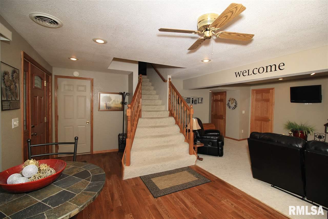 1011 Brookside Road Clinton, IA 52732 - Photo 8 of 16 Gallery Image 8