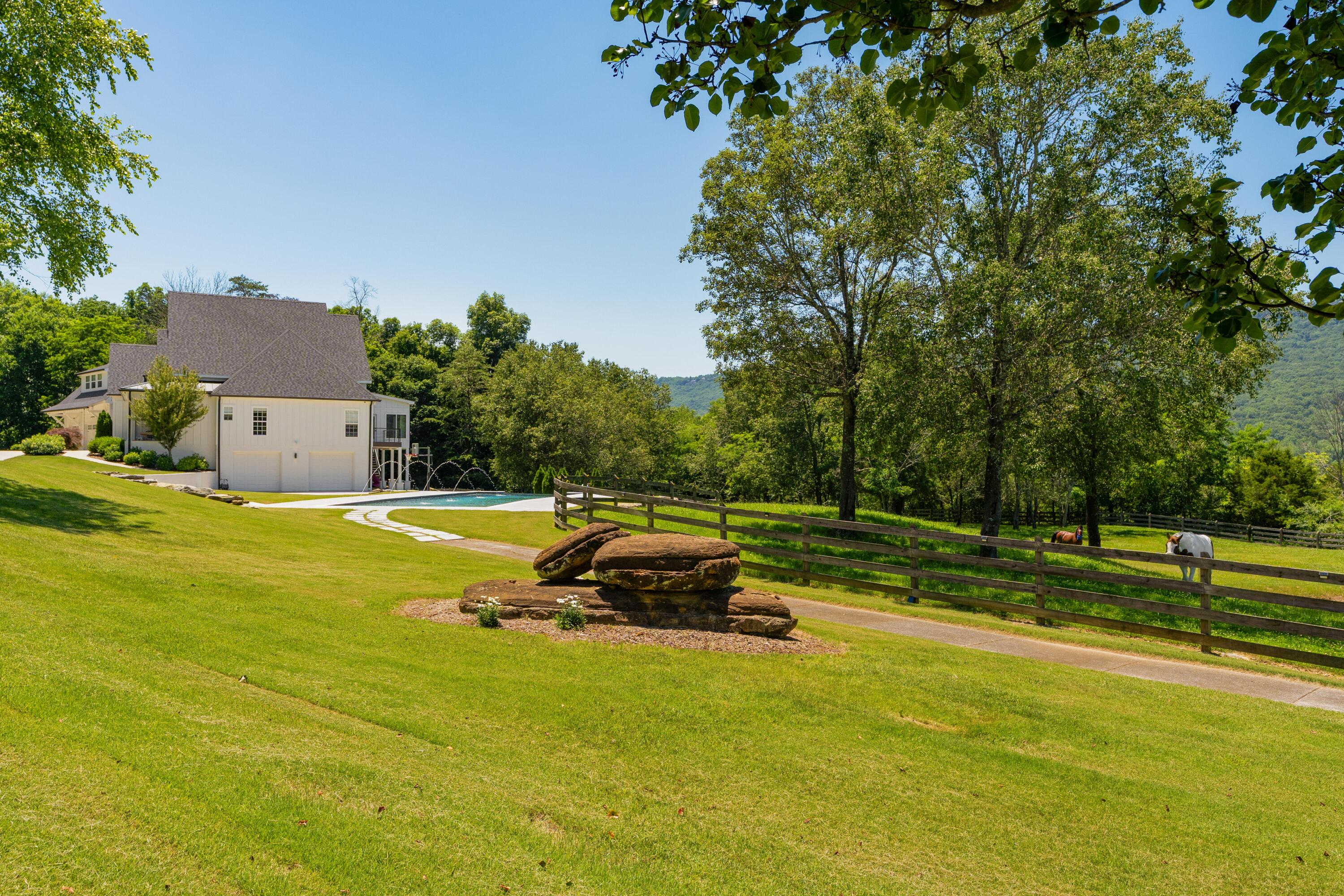 527 Reads Lake Road Chattanooga, TN 37415 - Photo 32 of 100 79 - 527 Reads Lake - Exterior