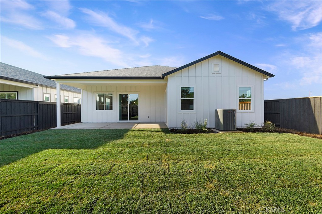 22 Harkness Court Chico, CA 95973 - Photo 36 of 49 a view of a backyard with plants and large tree