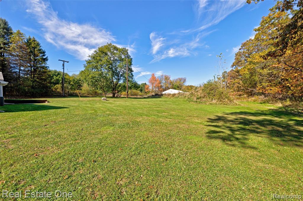 9150 Rattalee Lake Road Clarkston, MI 48348 - Photo 35 of 45