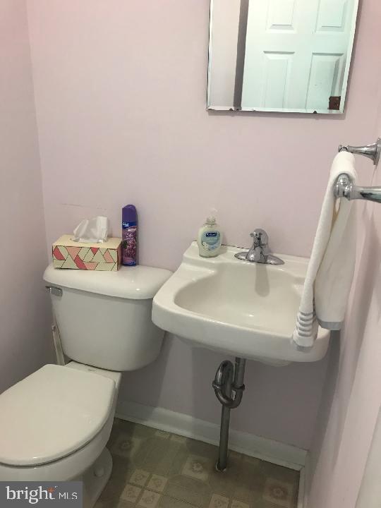11722 Denman Road Philadelphia, PA 19154 - Photo 7 of 21 Half Bath