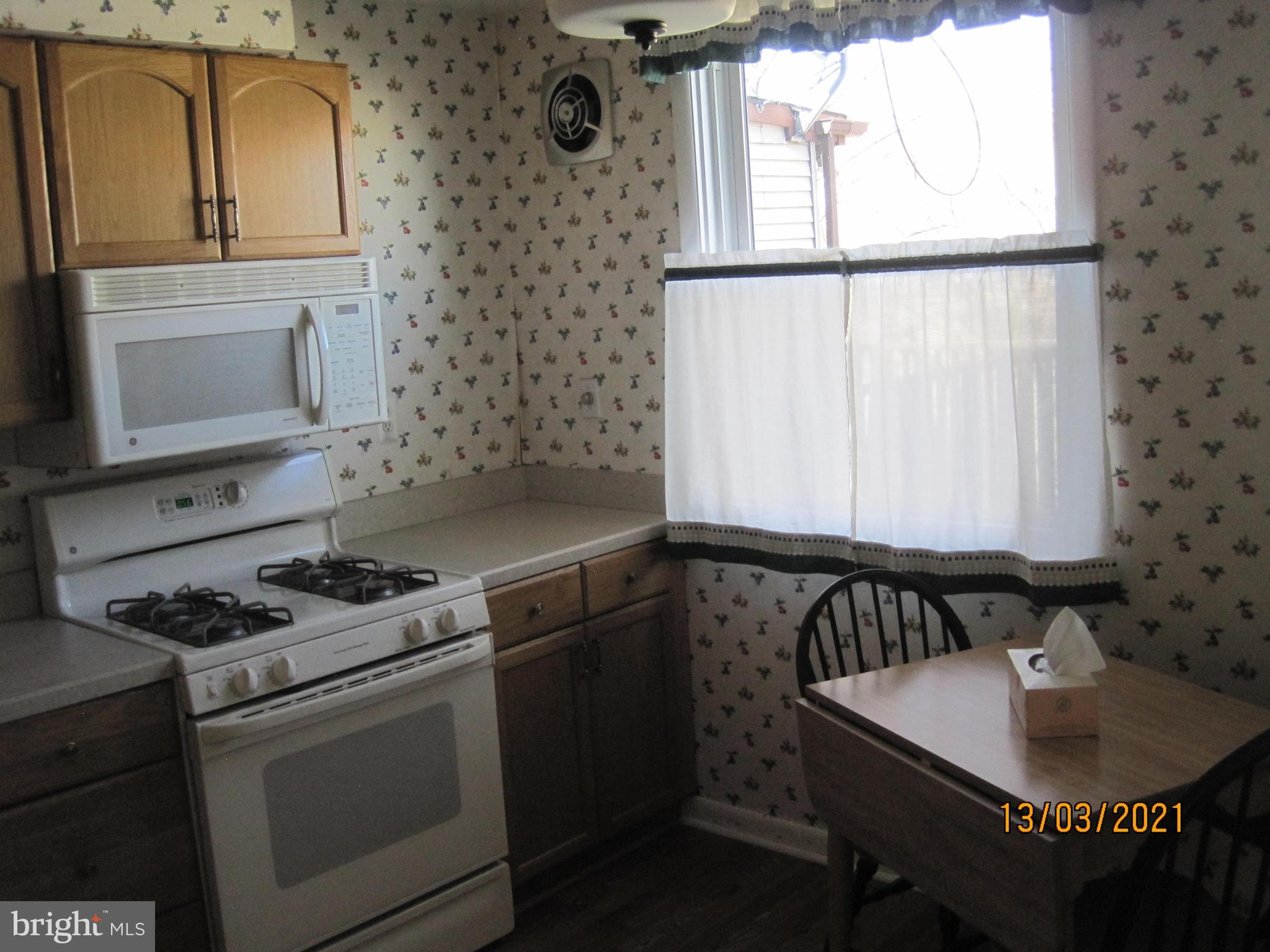 11722 Denman Road Philadelphia, PA 19154 - Photo 9 of 21 Kitchen