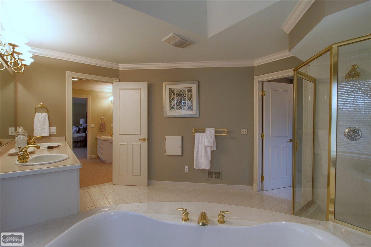 6532 Cornerstone Lane, Unit 4 Rochester Hills, MI 48306 - Photo 38 of 58