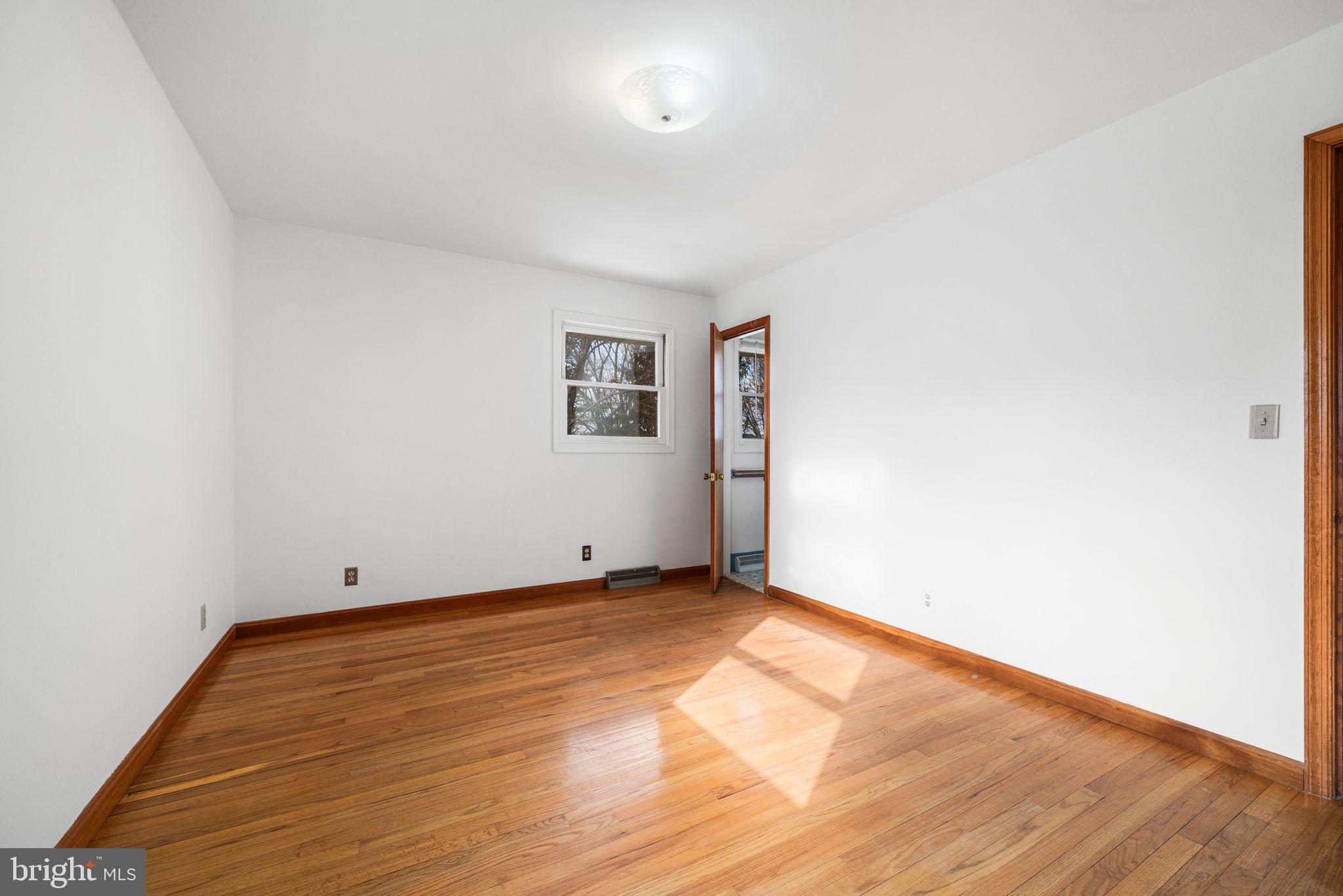 28012 Barnes Road Monrovia, MD 21770 - Photo 14 of 37