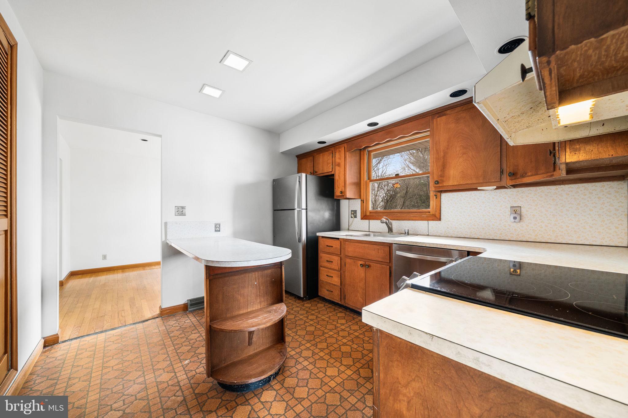 28012 Barnes Road Monrovia, MD 21770 - Photo 4 of 37