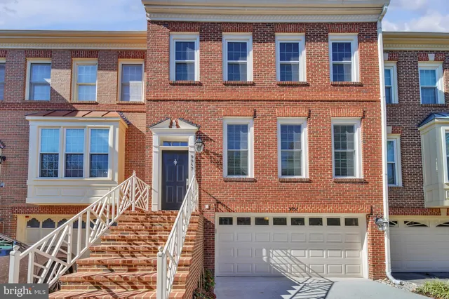 $820,000 | 9957 Foxborough Circle, Rockville, MD 20850