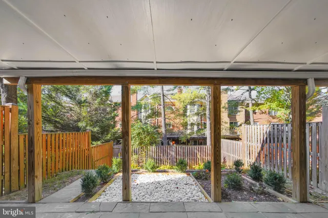 $835,000 | 9957 Foxborough Circle, Rockville, MD 20850