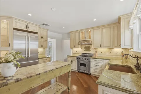 $1,395,000 | 157 Rockland Avenue, Mamaroneck, NY 10543