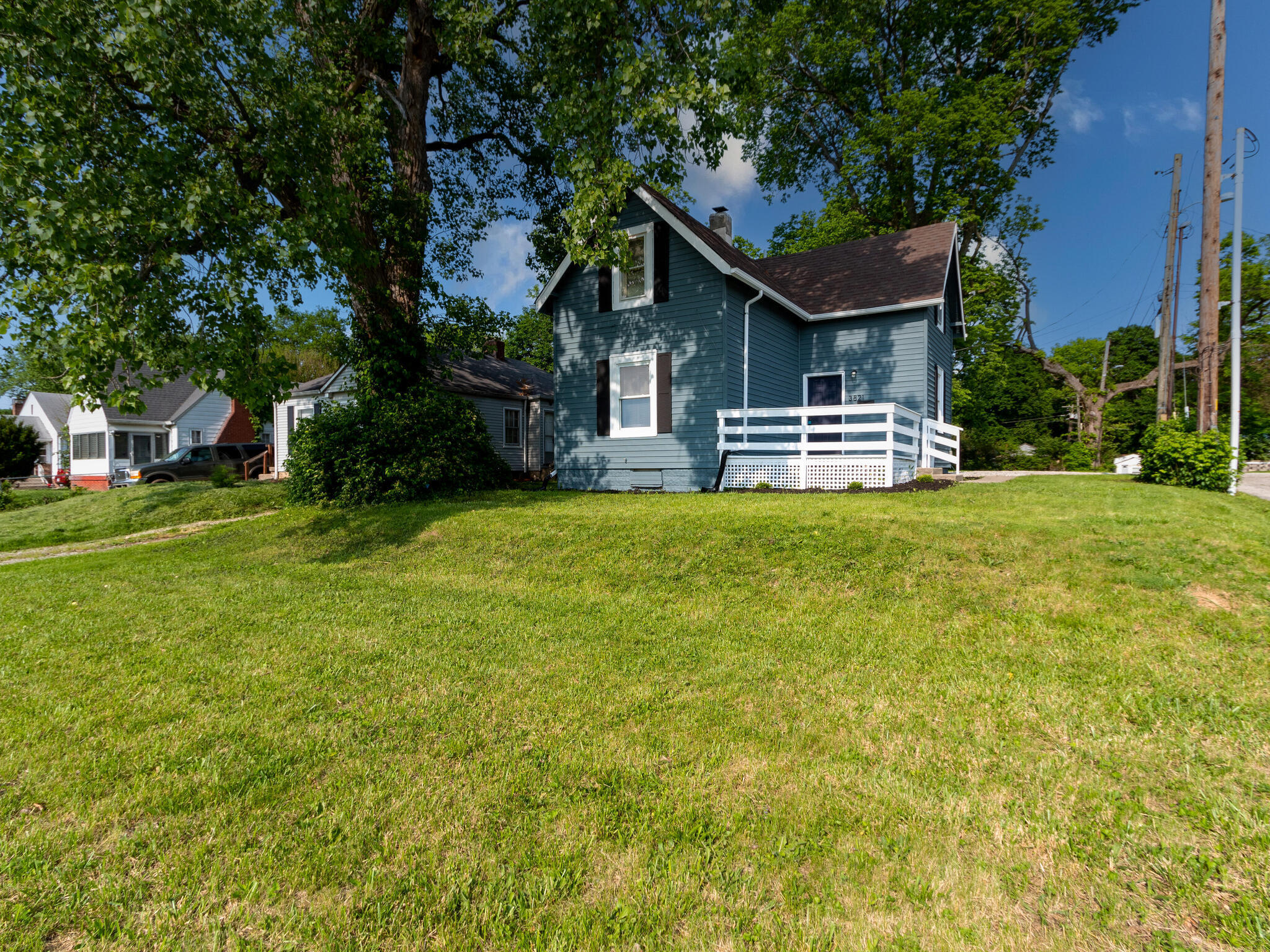 3821 Clarendon Road Indianapolis, IN 46208 - Photo 2 of 25