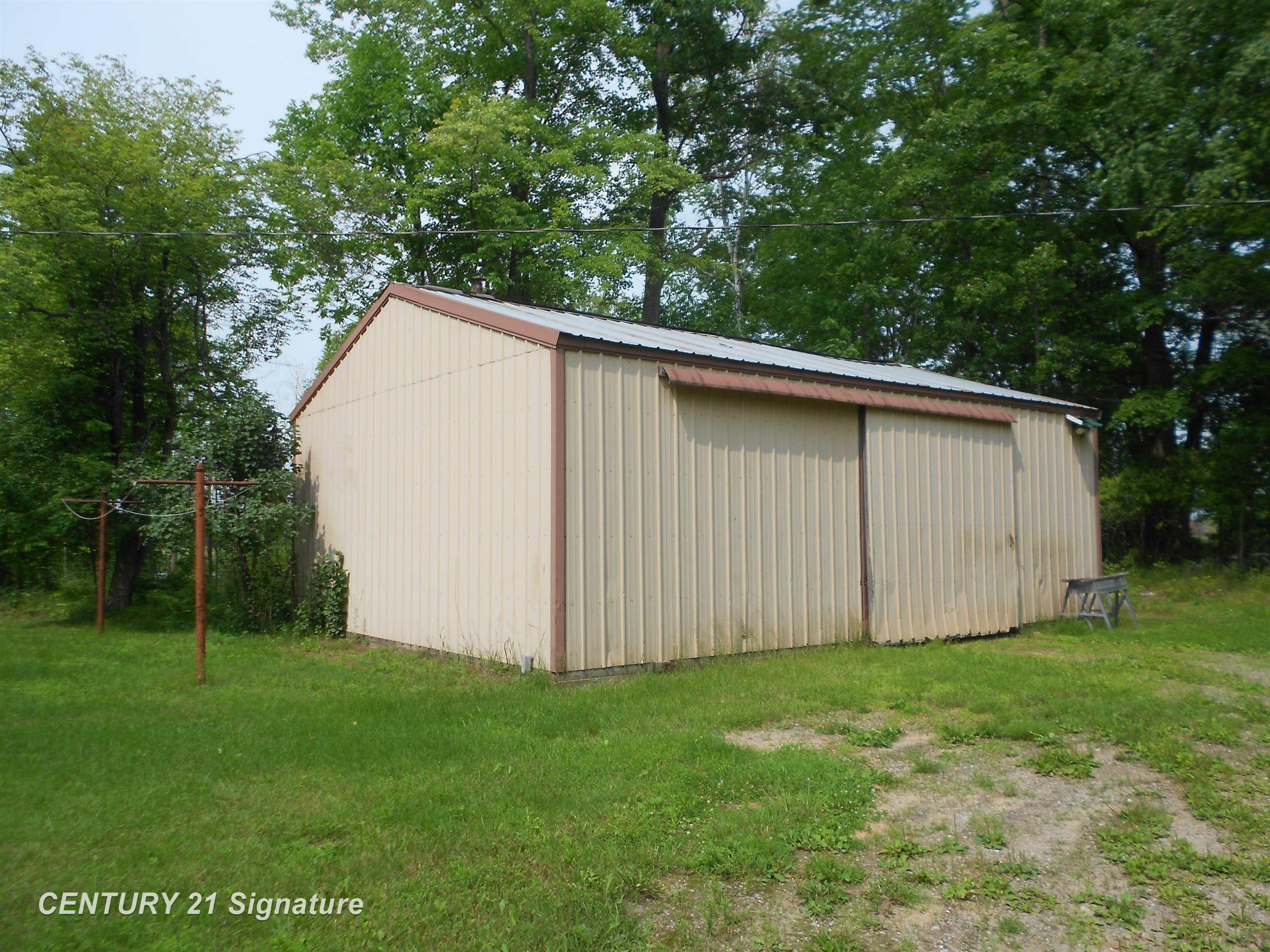 5185 Henderson Lake Road Prescott, MI 48756 - Photo 19 of 39 50116528-16.JPG