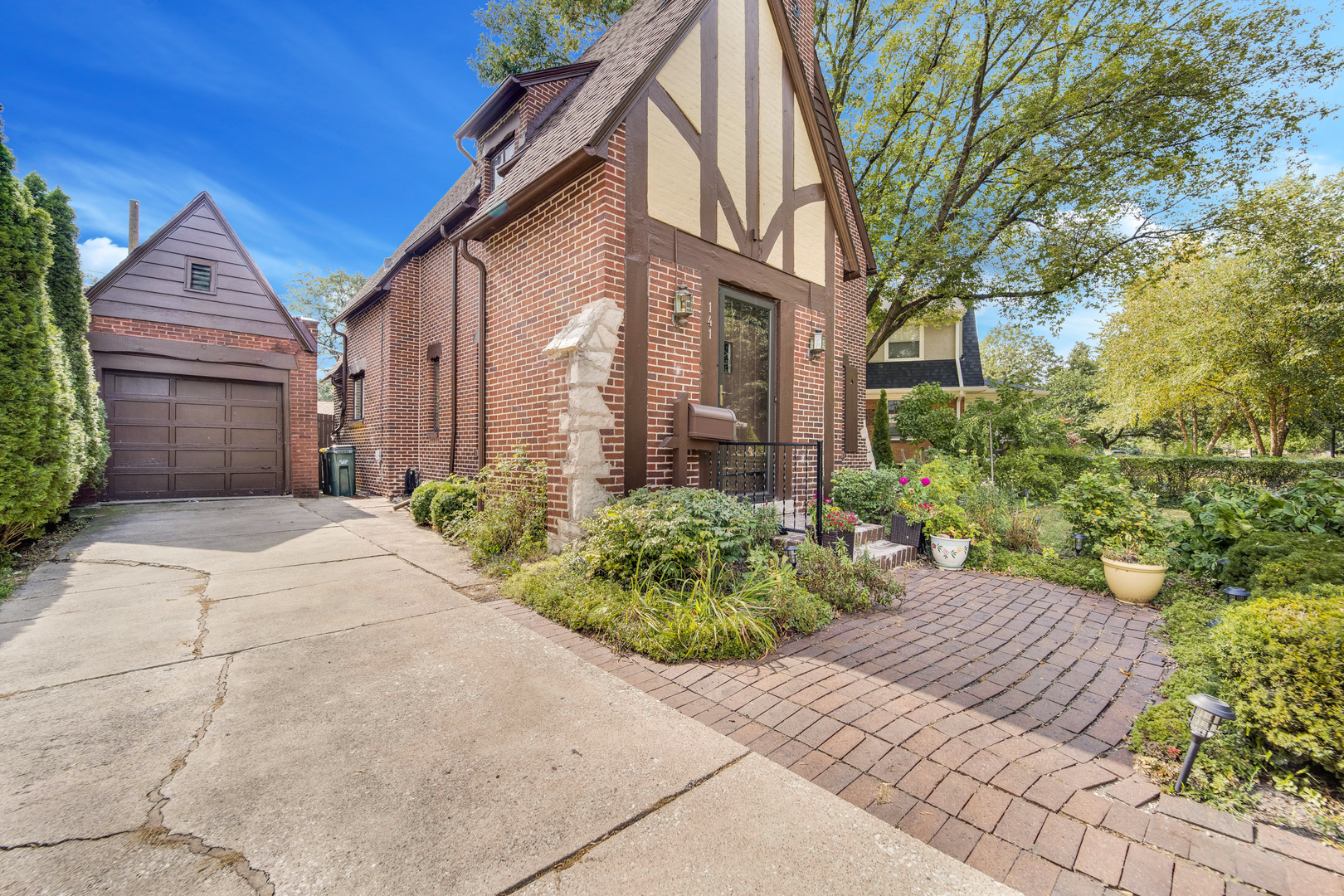 141 North Delaplaine Road Riverside, IL 60546 - Photo 19 of 19 a view of a house with a yard