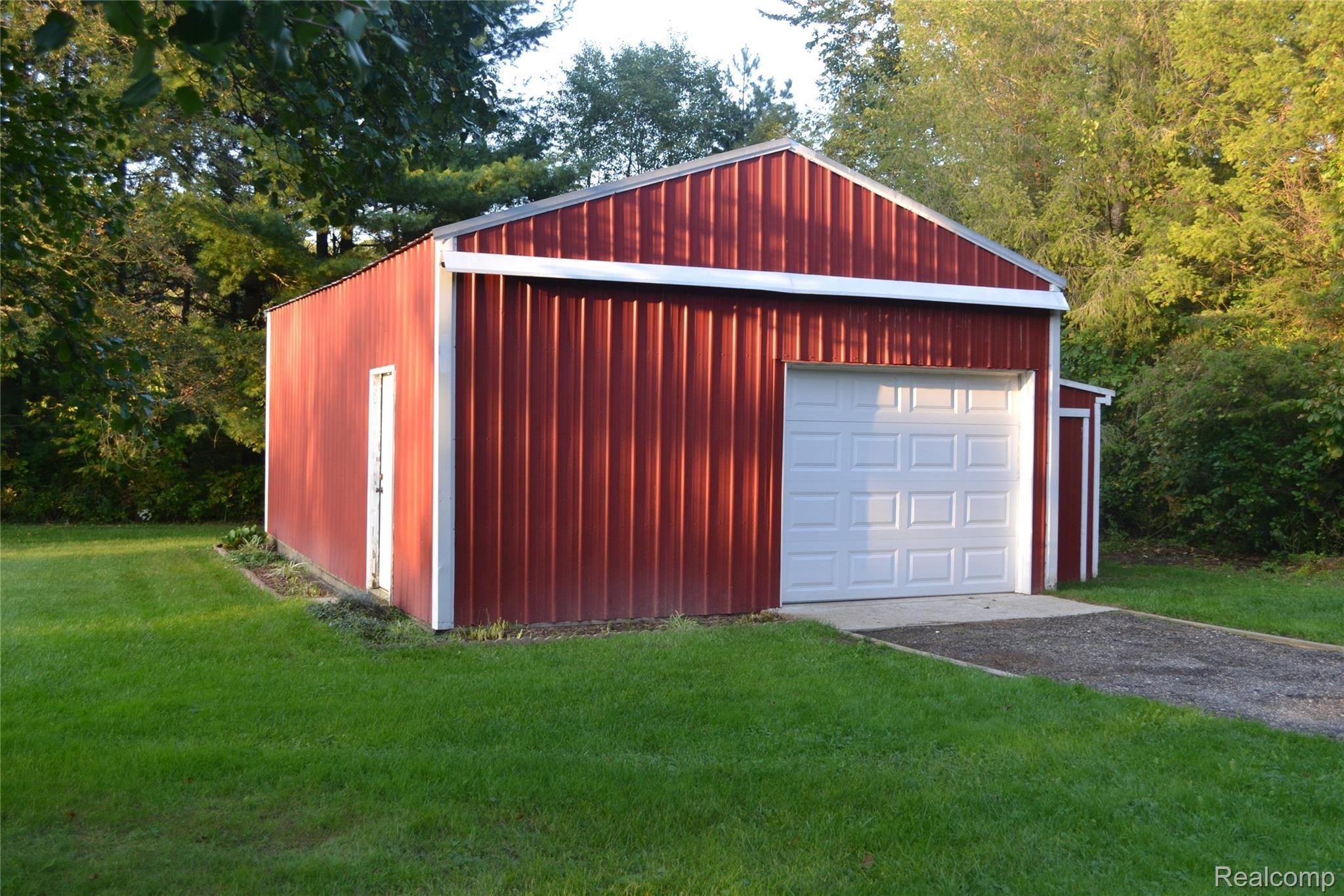 8359 Buckell Lake Road Holly, MI 48442 - Photo 2 of 12 DSC_8298.JPG