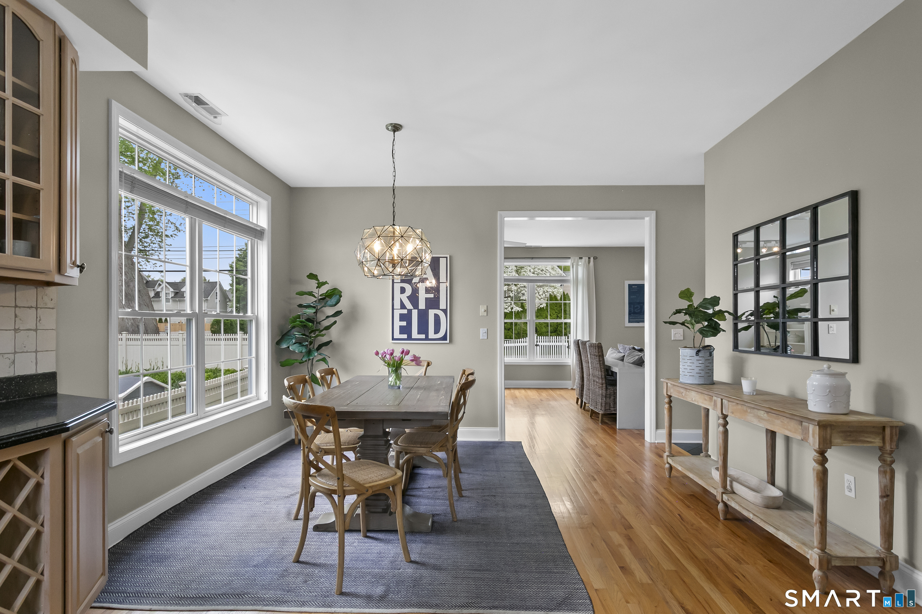 896 Riverside Drive Fairfield, CT 06824 - Photo 4 of 31