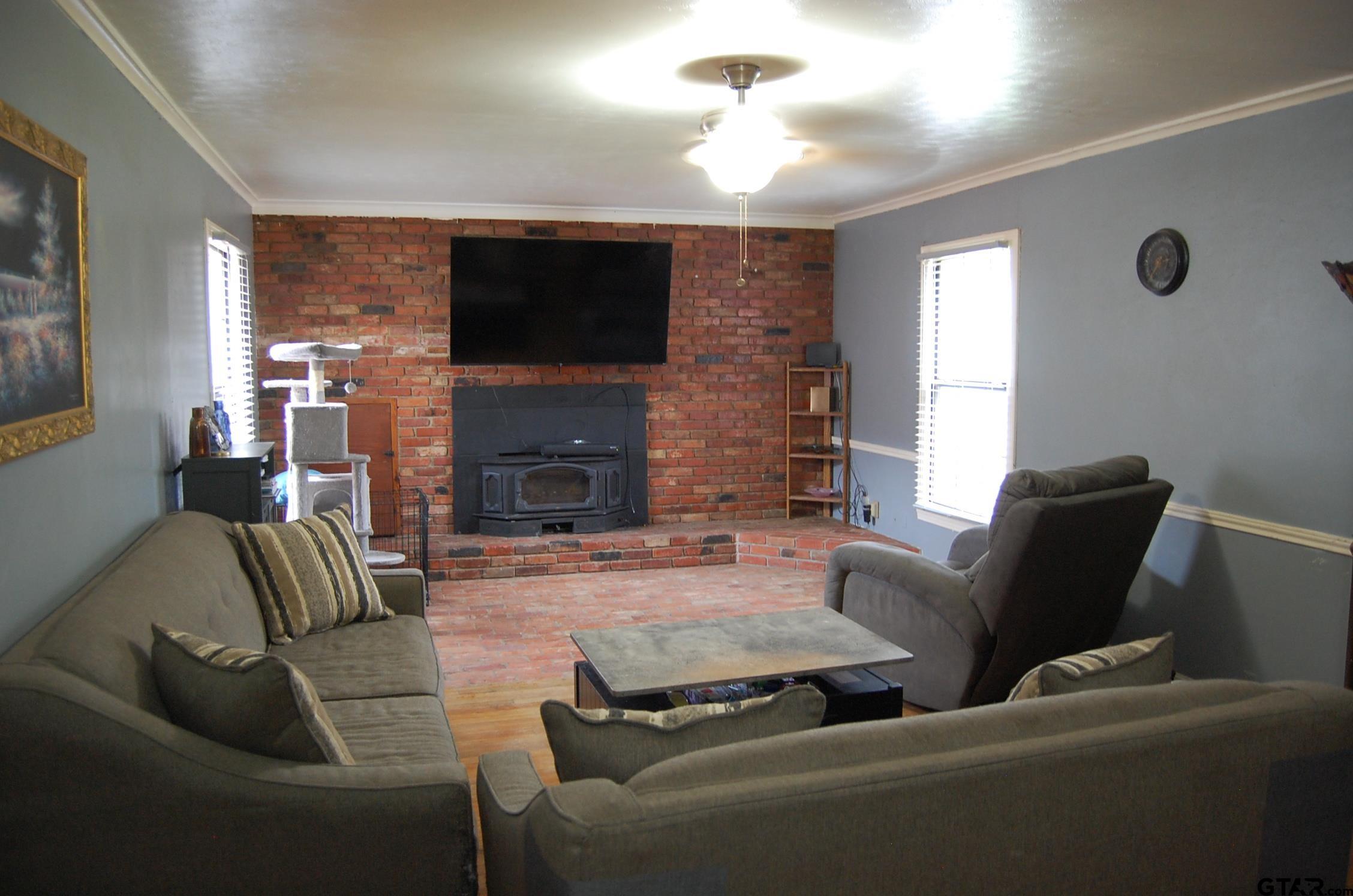 718 North Street Gilmer, TX 75644 - Photo 11 of 23