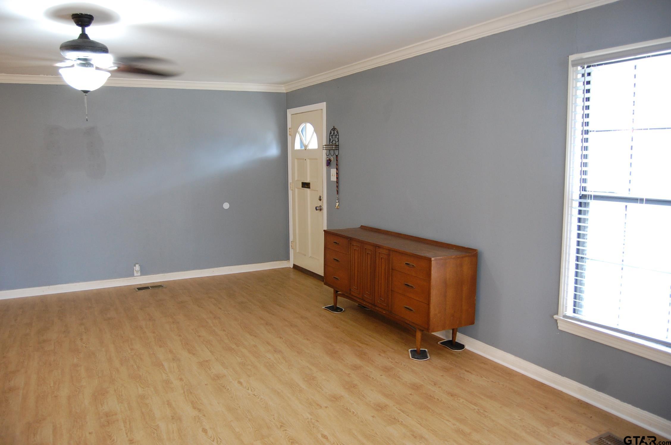 718 North Street Gilmer, TX 75644 - Photo 4 of 23