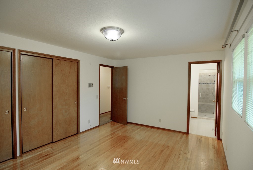 17819 98th Avenue South Renton, WA 98055 - Photo 14 of 24
