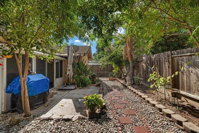 $430,000 | 417 Mid Pines Way, Modesto, CA 95354