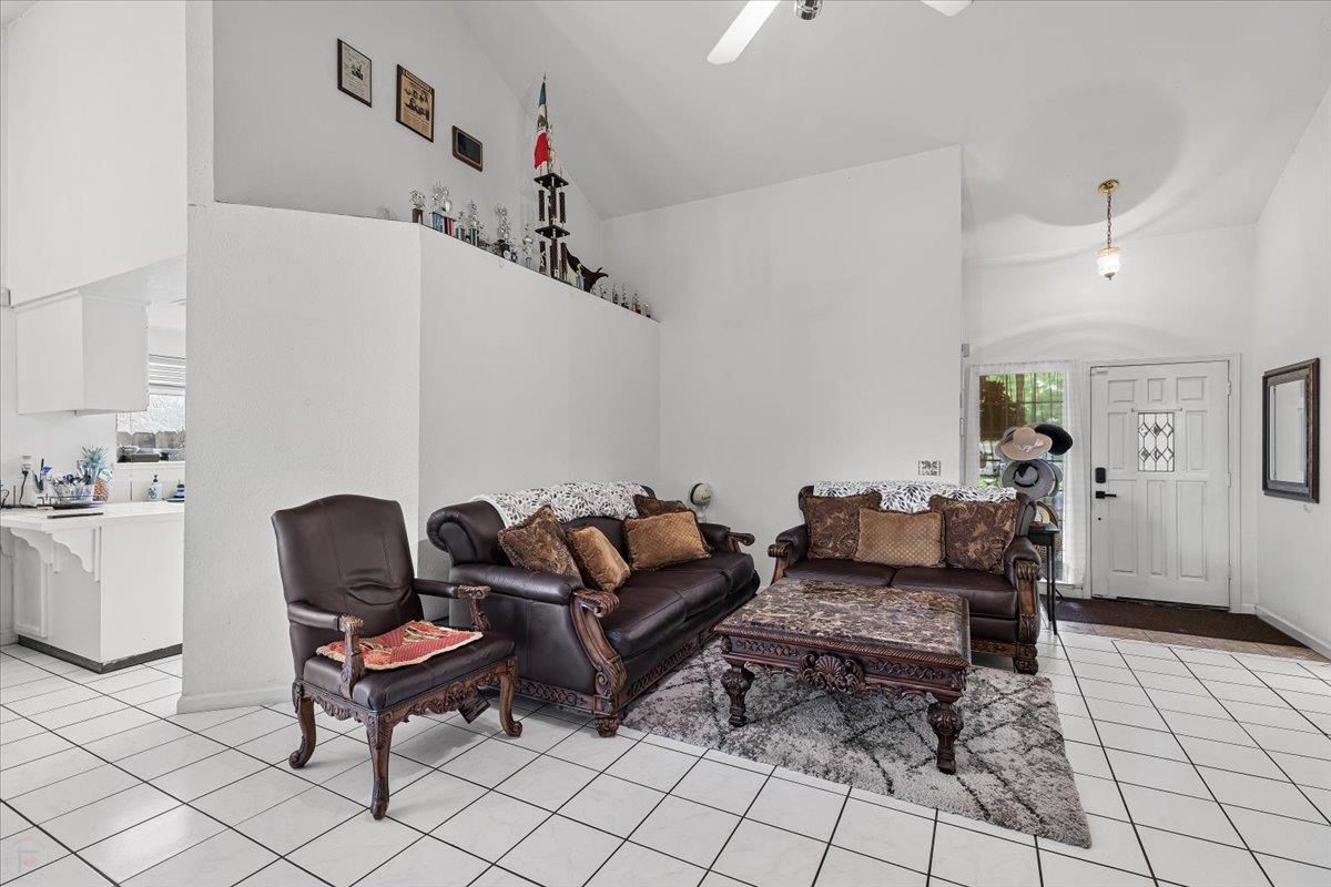 417 Mid Pines Way Modesto, CA 95354 - Photo 7 of 39