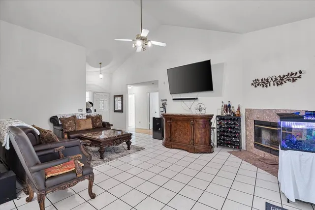 $430,000 | 417 Mid Pines Way, Modesto, CA 95354