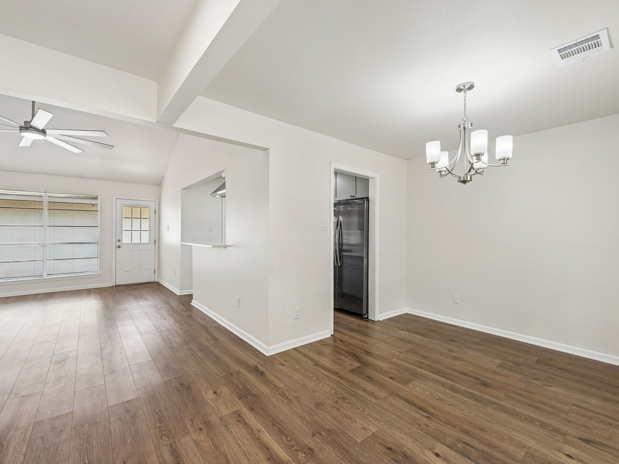 7110 Log View Drive Houston, TX 77040 - Photo 10 of 32