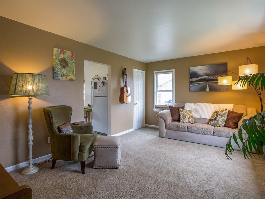 2104 North Bessie Road Spokane Valley, WA 99212 - Photo 3 of 14