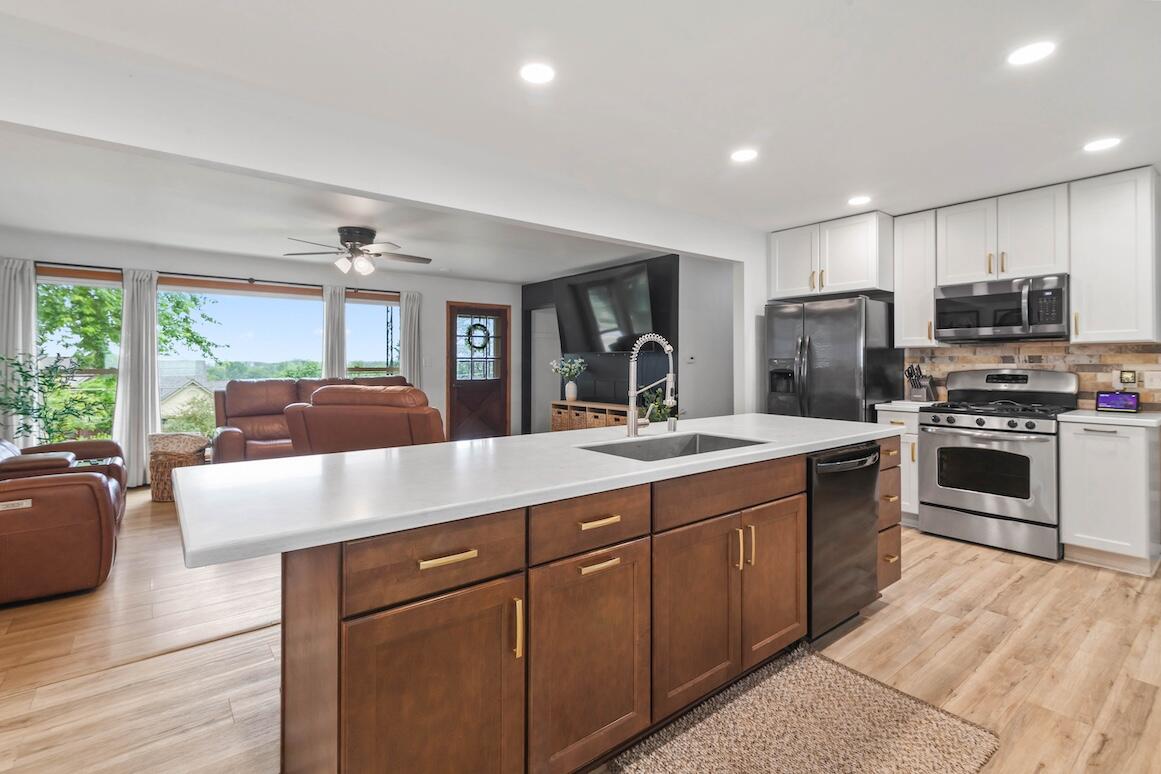 N768 Second Street Road Emmet, WI 53098 - Photo 17 of 40 Kitchen 6