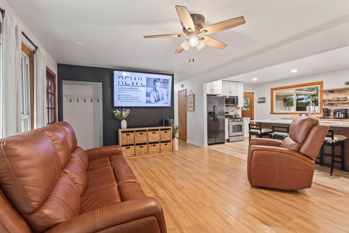 N768 Second Street Road Emmet, WI 53098 - Photo 20 of 40 Living 3